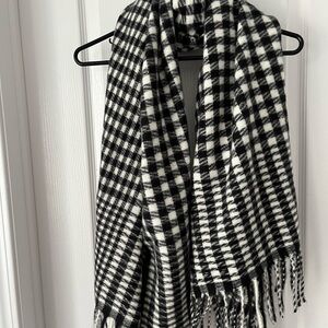 Joe Fresh Black & White Plaid Winter Scarf NWOT